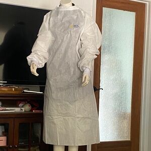 White Level 2 Protective Gown